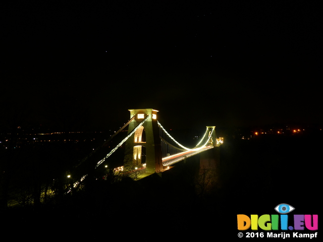 FZ026445 Clifton suspension bridge at night